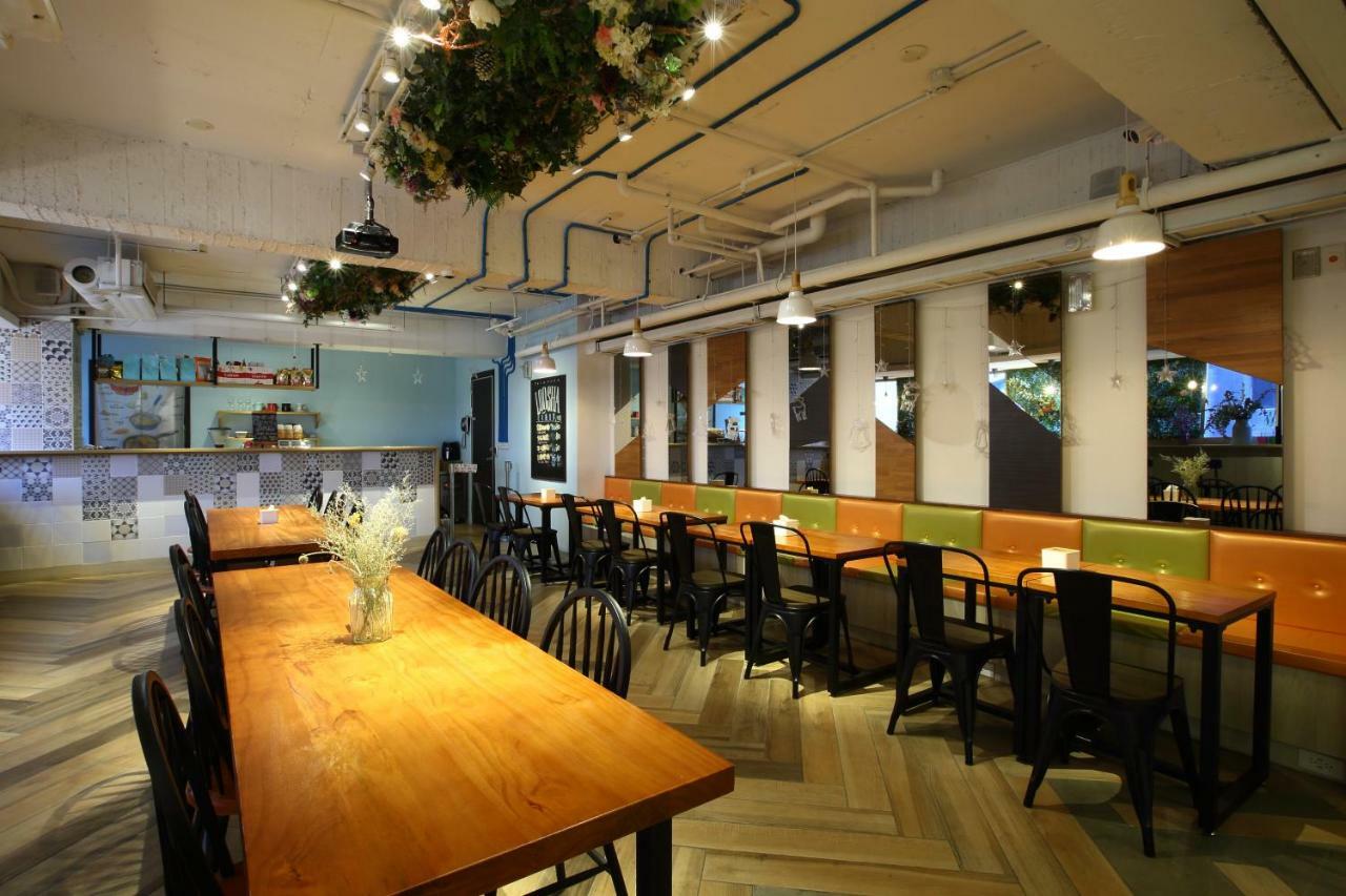 Loosha Hostel Taichung Exterior foto